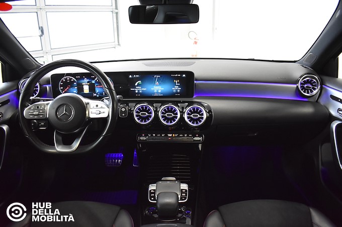MERCEDES-BENZ A 180 d Automatic Premium